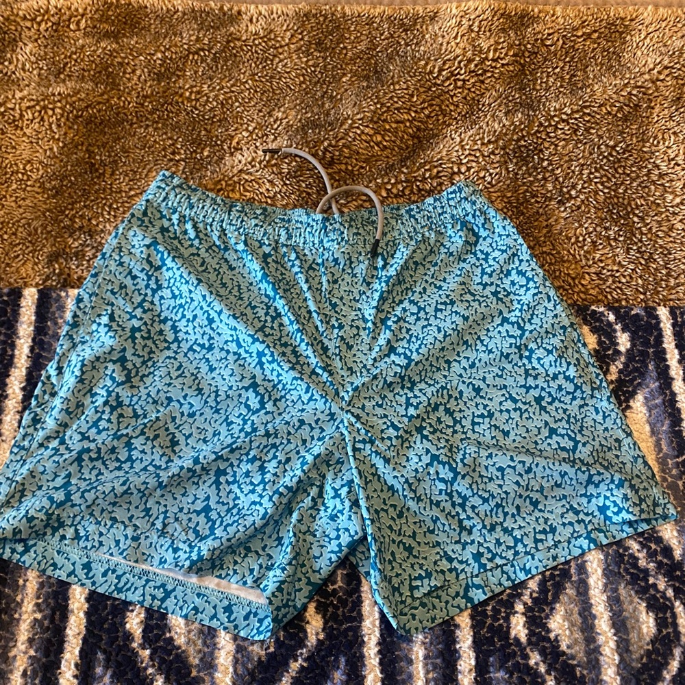 Chubbies Men’s 5.5” Lined Trunks - Flamingo Pattern - Great Condition